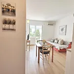 Seaside Pinezic Апартаменты Малинска
