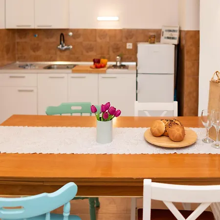 Apartment House Pinezic *