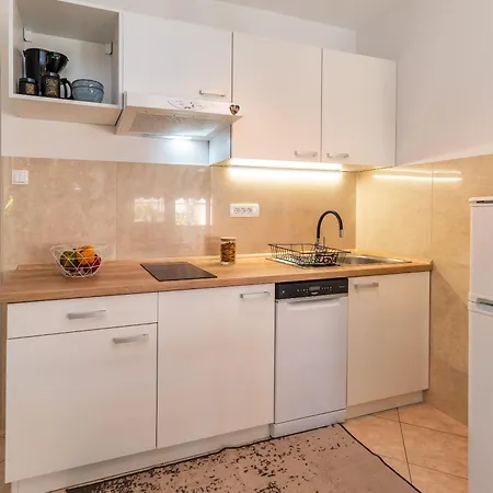Apartment House Pinezic Malinska