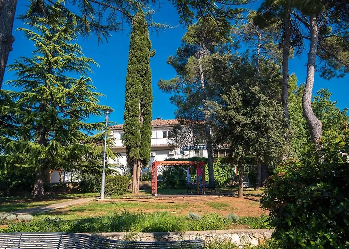 House Pinezic * Malinska