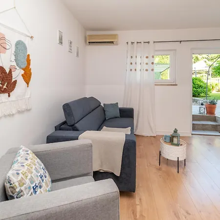 Apartment Seaside Pinezic *